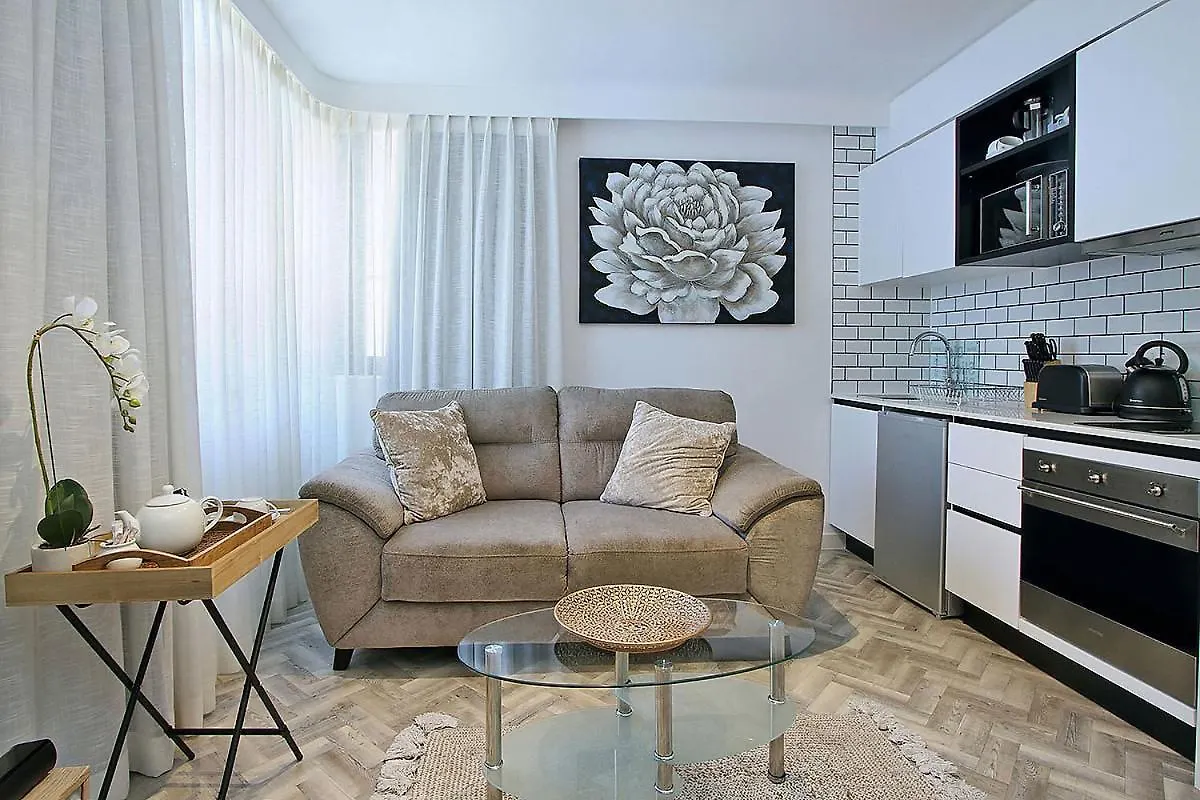 Tuynhuys Self Catering Studio Apartments ケープタウン
