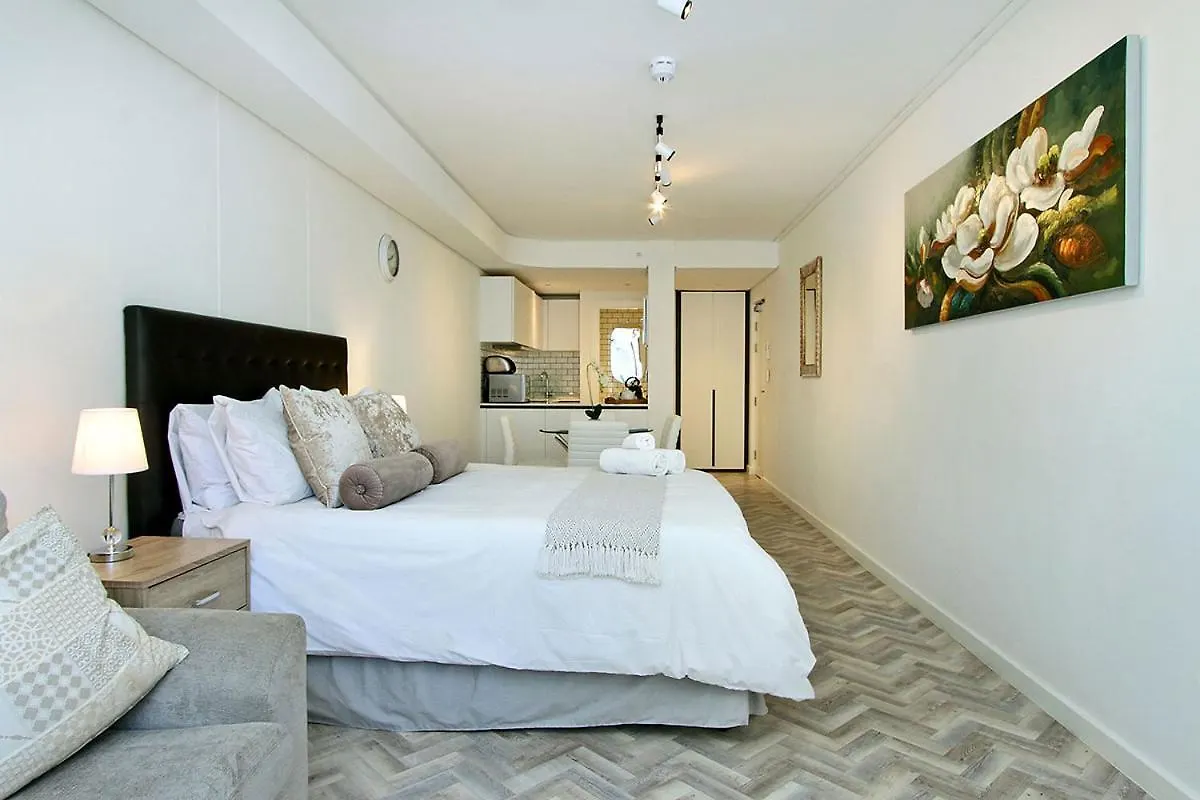 Tuynhuys Self Catering Studio Apartments ケープタウン