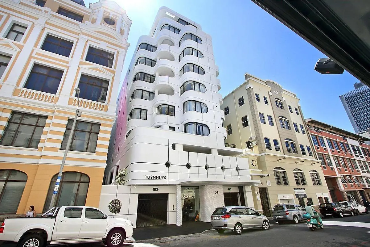 Tuynhuys Self Catering Studio Apartments ケープタウン