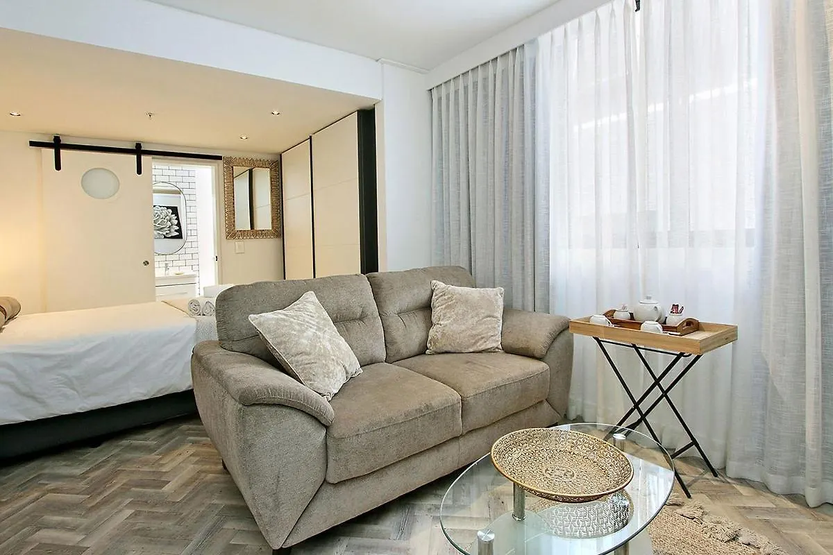 Tuynhuys Self Catering Studio Apartments ケープタウン