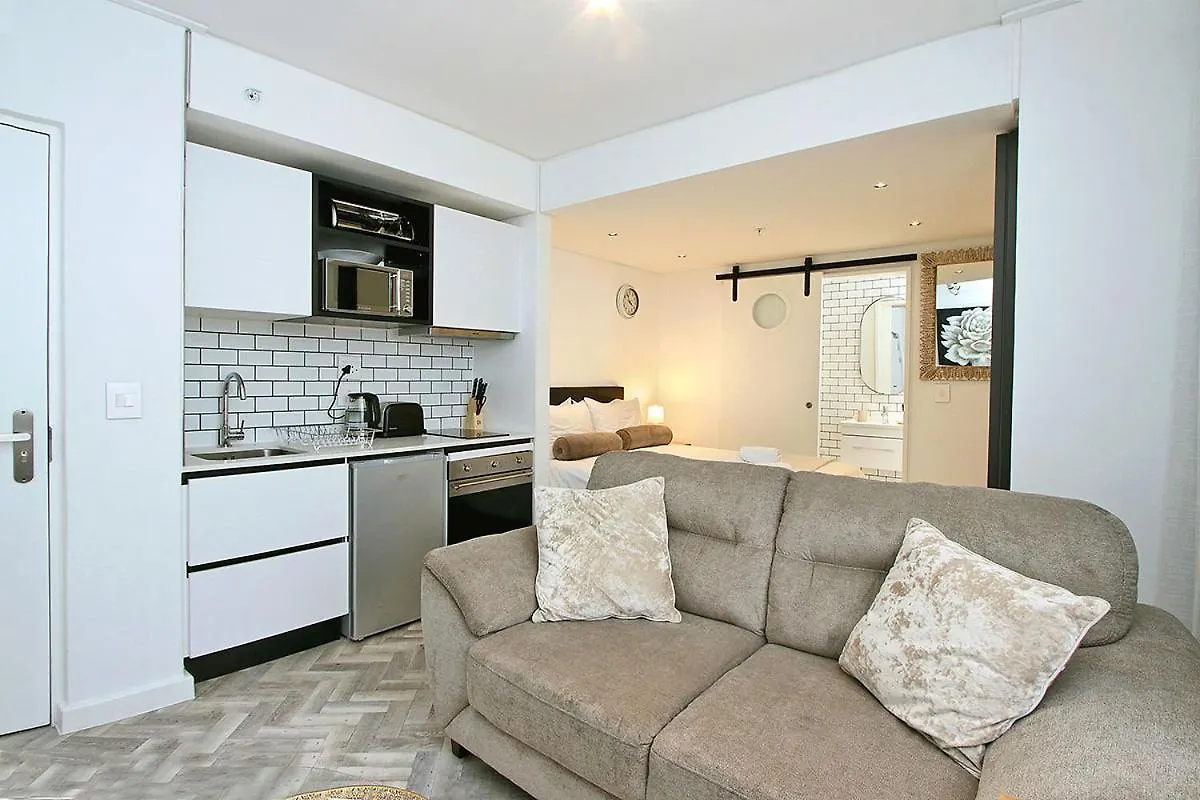 Tuynhuys Self Catering Studio Apartments ケープタウン