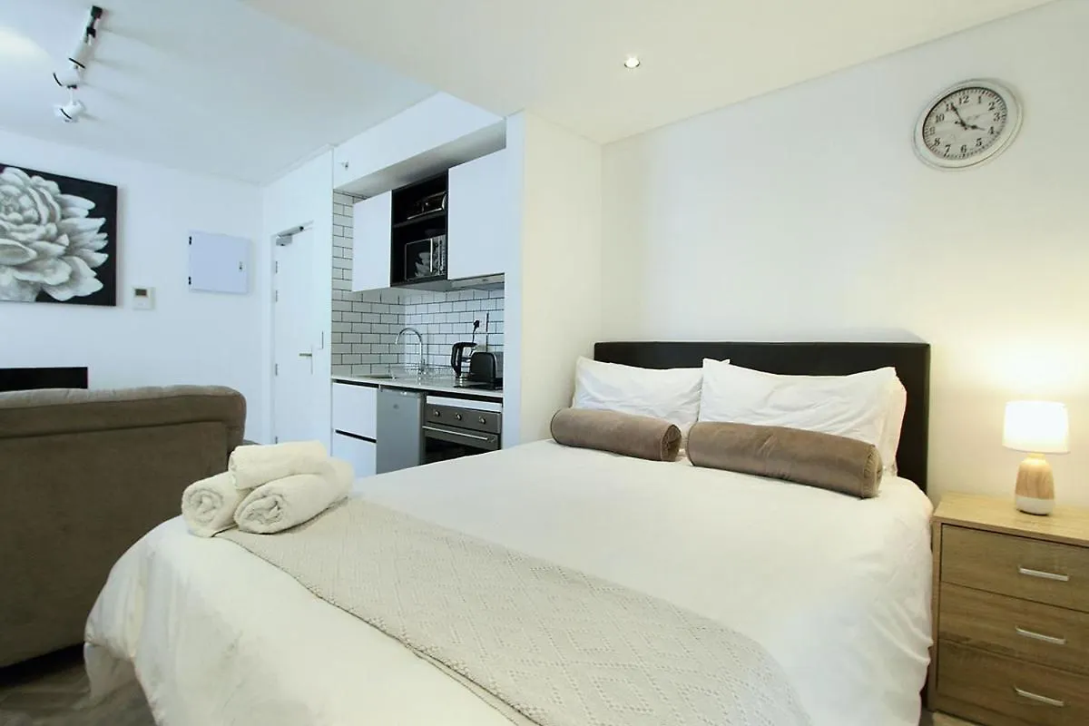 Tuynhuys Self Catering Studio Apartments ケープタウン